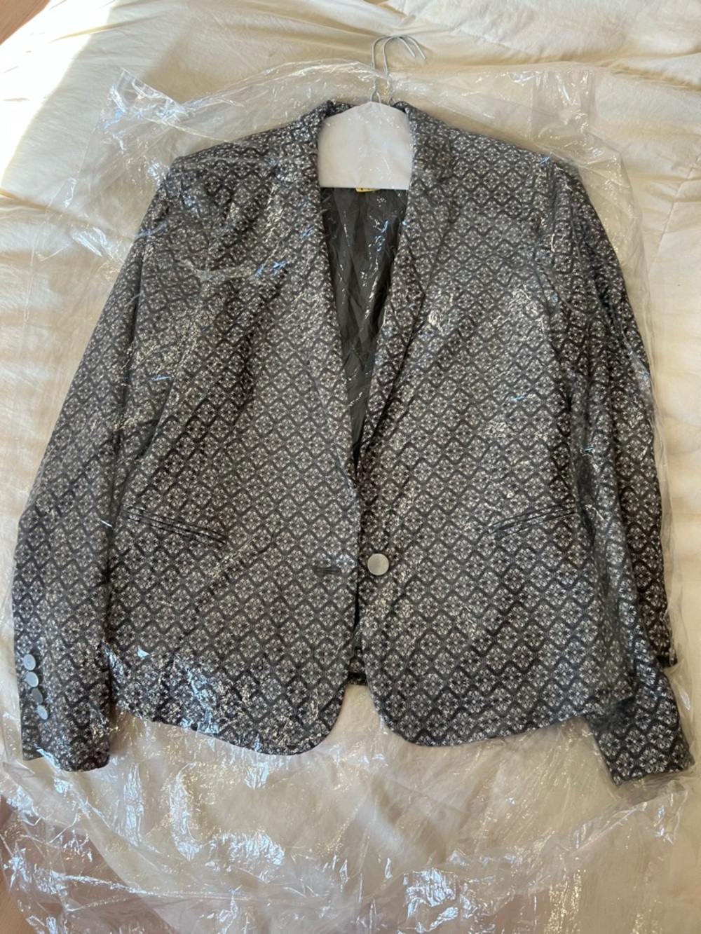 Gorgeous RW&CO. Dark blue and white print blazer and skirt